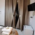 Aurora E Dad Center 게스트하우스 3*