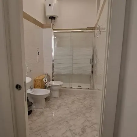 Aurora E Dad Center בית הארחה 3*