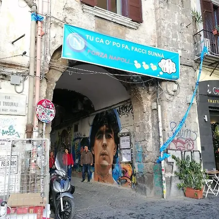 Aurora E Dad Center בית הארחה נאפולי