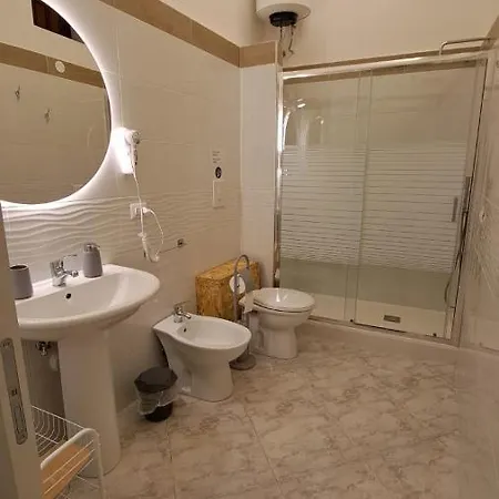 Aurora E Dad Center בית הארחה