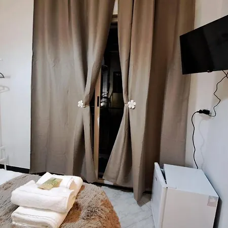 Aurora E Dad Center בית הארחה 3*